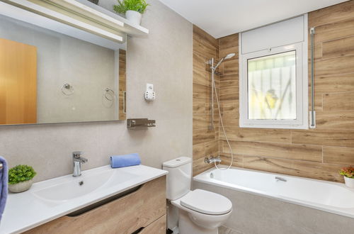 Foto 17 - Casa con 3 camere da letto a Maçanet de la Selva con piscina privata e terrazza