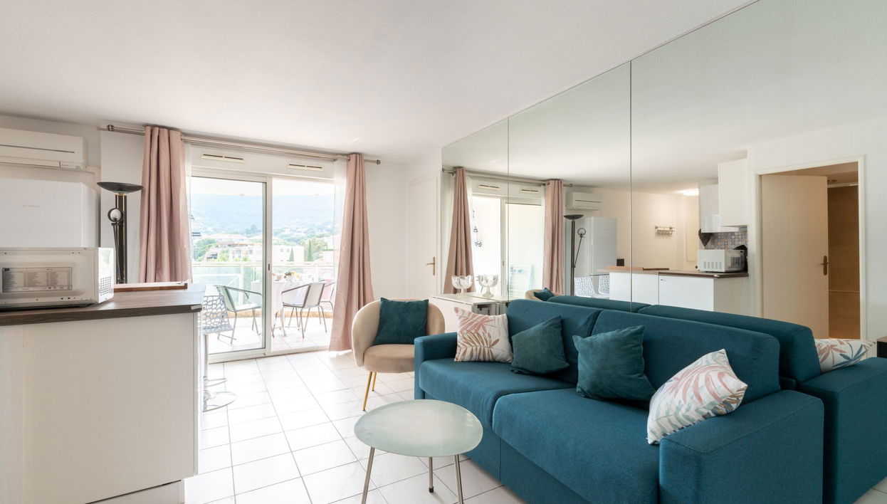 Apartamento de 2 quartos em Cavalaire-sur-Mer com terraço - Foto 1