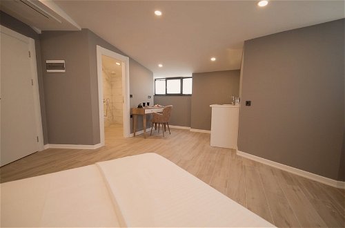 Photo 13 - SAS Suite Rooms