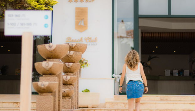 Beach Club - Photo 5