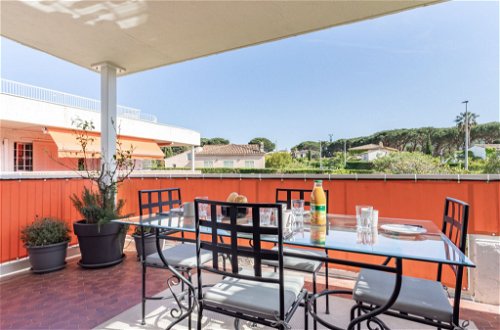 Foto 12 - Appartamento con 1 camera da letto a Saint-Tropez con piscina e vista mare