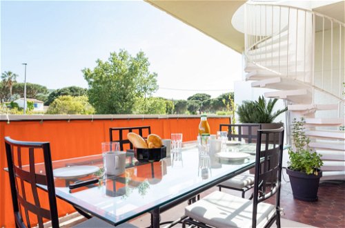 Foto 2 - Apartamento de 1 quarto em Saint-Tropez com piscina e vistas do mar