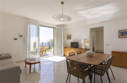 Foto 10 - Apartamento de 2 habitaciones en San Bartolomeo al Mare con jardín y vistas al mar
