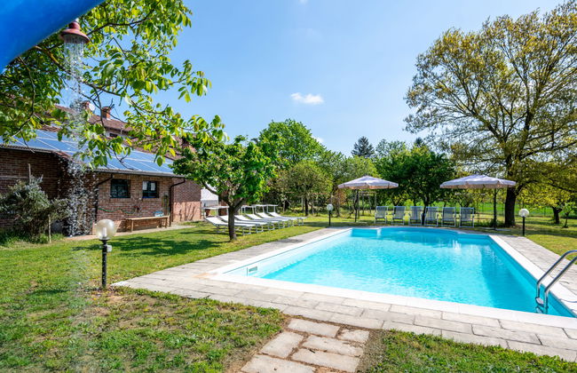 Casa de 5 quartos em Basaluzzo com piscina privada e jardim - Foto 2