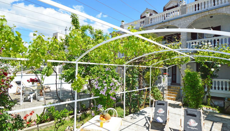 Foto 1 - Apartamento de 1 habitación en Sibenik con terraza y vistas al mar