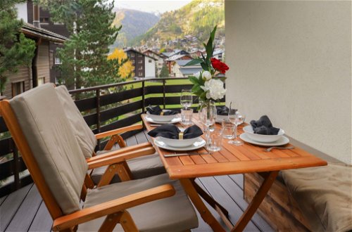 Photo 16 - 2 bedroom Apartment in Zermatt with mountain view