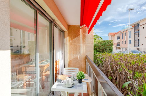 Foto 12 - Appartamento con 1 camera da letto a Sainte-Maxime con terrazza e vista mare
