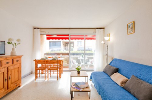 Foto 7 - Apartment mit 1 Schlafzimmer in Sainte-Maxime mit terrasse und blick aufs meer