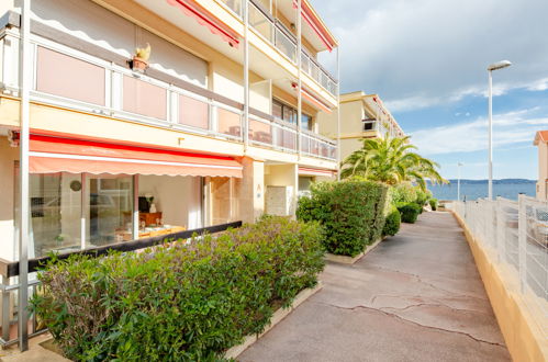 Foto 1 - Apartamento de 1 quarto em Sainte-Maxime com terraço e vistas do mar