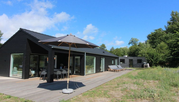 Foto 1 - Casa de 4 habitaciones en Aakirkeby con terraza y sauna