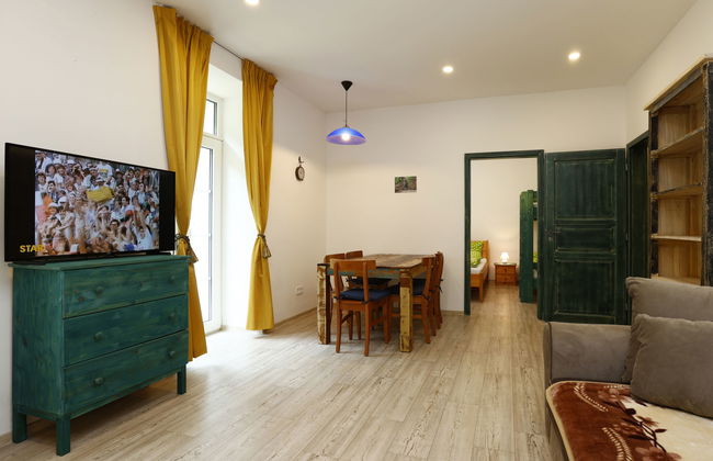 Apartamento de 1 quarto em Desná com jardim e terraço - Foto 6