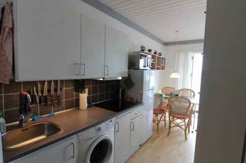 Foto 8 - Apartamento de 2 quartos em Aakirkeby com piscina e terraço