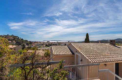 Foto 29 - Casa con 4 camere da letto a Bormes-les-Mimosas con terrazza e vista mare