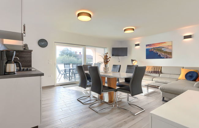 Apartamento de 4 quartos em Umag com piscina e jardim - Foto 3