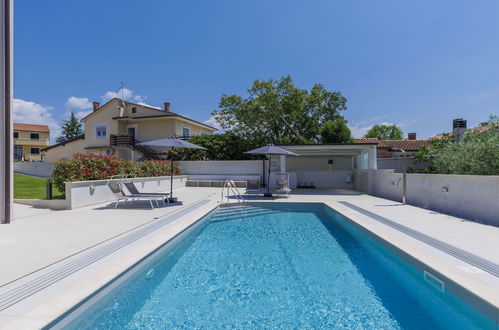 Photo 10 - Appartement de 3 chambres à Umag avec piscine et jardin