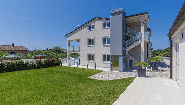 Apartment mit 4 Schlafzimmern in Umag mit schwimmbad und garten - Foto 2