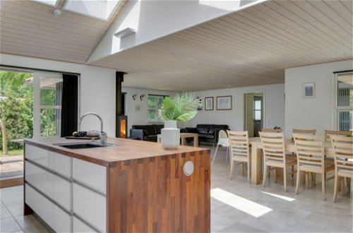 Photo 10 - Maison de 4 chambres à Græsted avec terrasse et bain à remous