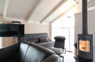 Foto 3 - Casa con 3 camere da letto a Harrerenden con terrazza e sauna