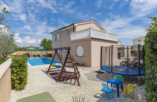 Foto 2 - Casa con 3 camere da letto a Marčana con piscina privata e vista mare