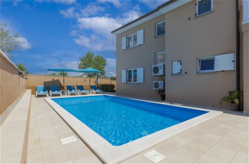 Foto 18 - Casa con 3 camere da letto a Marčana con piscina privata e vista mare