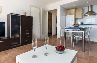 Photo 3 - 2 bedroom Apartment in Castell-Platja d'Aro with garden and sea view