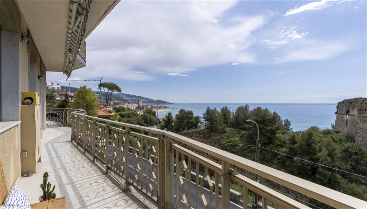 Foto 1 - Apartamento de 2 habitaciones en Sanremo con vistas al mar