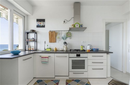 Foto 5 - Apartamento de 2 habitaciones en Sanremo con vistas al mar