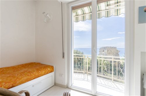 Photo 10 - 2 bedroom Apartment in Sanremo with sea view