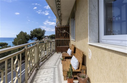 Foto 19 - Apartamento de 2 quartos em Sanremo com vistas do mar