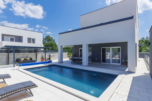 Photo 17 - Maison de 3 chambres à Vodnjan avec piscine privée et vues à la mer