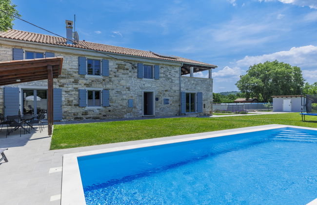 Casa de 4 quartos em Grožnjan com piscina privada e jardim - Foto 1