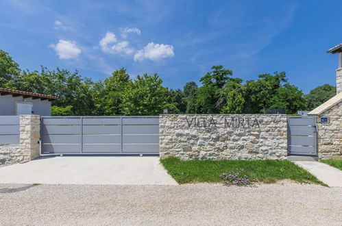 Foto 41 - Casa con 3 camere da letto a Grožnjan con piscina privata e giardino