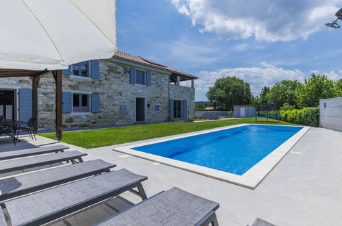 Photo 13 - Maison de 3 chambres à Grožnjan avec piscine privée et jardin