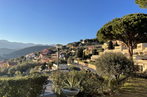 Photo 18 - Maison de 1 chambre à Finale Ligure avec terrasse et vues à la mer