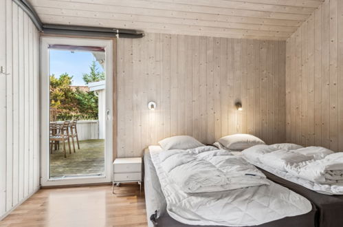 Foto 11 - Haus mit 4 Schlafzimmern in Klitmøller mit privater pool und terrasse