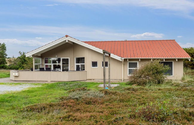 Casa de 4 quartos em Klitmøller com piscina privada e terraço - Foto 1