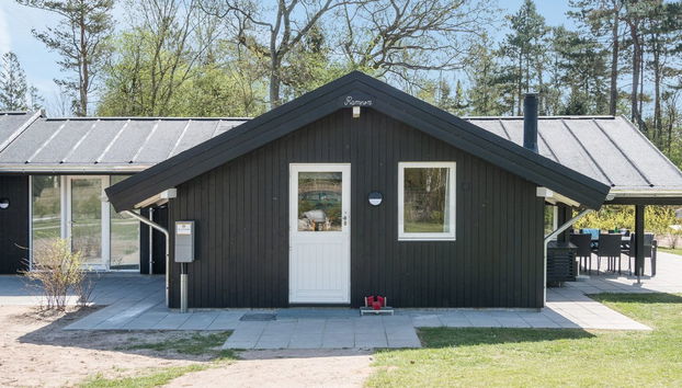 3 bedroom House in Væggerløse with private pool and terrace - Photo 4