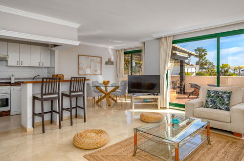 Photo 3 - 2 bedroom Apartment in Marbella with swimming pool and sea view