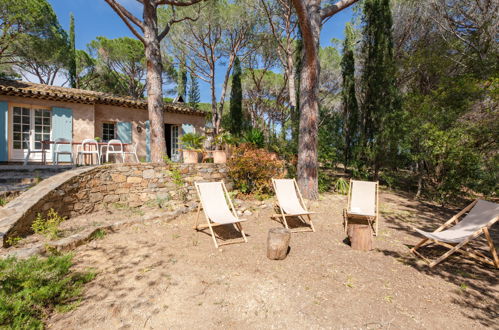 Foto 26 - Casa con 4 camere da letto a Sainte-Maxime con vista mare