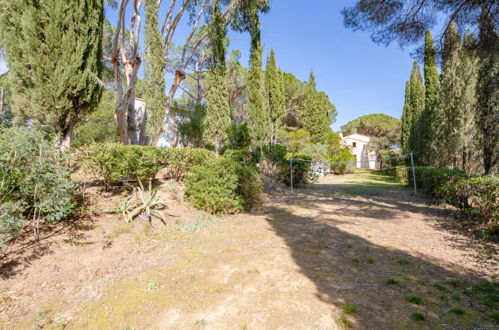 Photo 27 - 4 bedroom House in Sainte-Maxime with garden