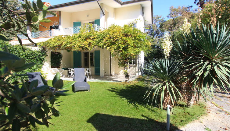 Photo 1 - Maison de 3 chambres à Forte dei Marmi avec jardin et vues à la mer