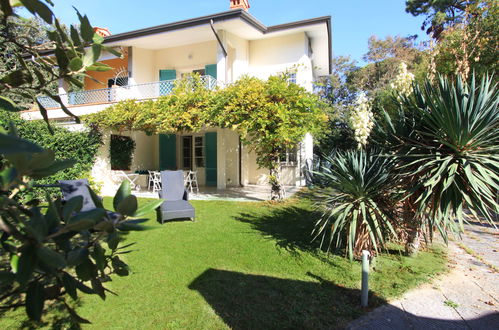 Photo 1 - Maison de 3 chambres à Forte dei Marmi avec jardin et vues à la mer