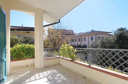 Foto 54 - Casa de 3 quartos em Forte dei Marmi com jardim e terraço