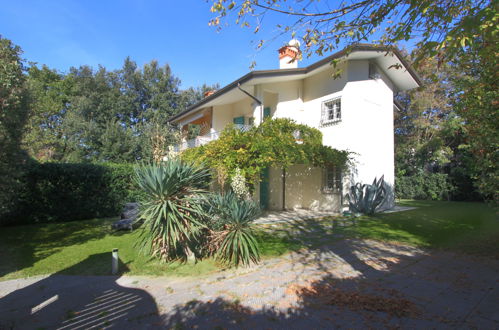 Foto 13 - Casa de 3 habitaciones en Forte dei Marmi con jardín y vistas al mar