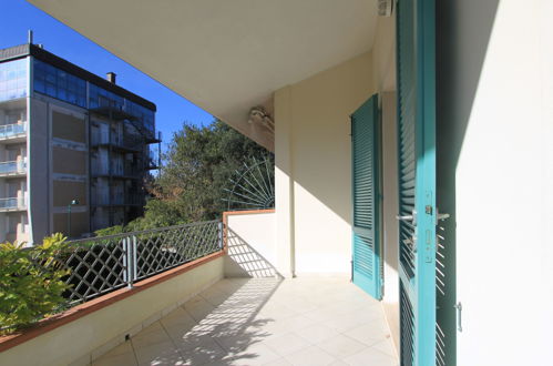 Photo 55 - Maison de 3 chambres à Forte dei Marmi avec jardin et terrasse