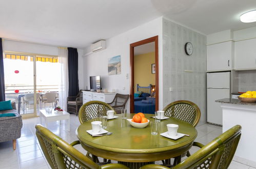 Photo 4 - 2 bedroom Apartment in Salou with swimming pool and garden