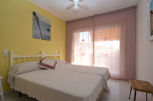 Foto 5 - Appartamento con 2 camere da letto a Salou con piscina e vista mare