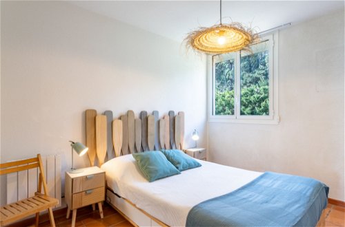 Foto 11 - Apartment mit 2 Schlafzimmern in Le Lavandou mit garten und blick aufs meer