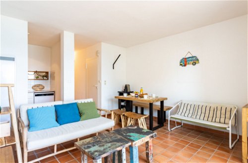 Foto 4 - Apartamento de 2 quartos em Le Lavandou com jardim e vistas do mar