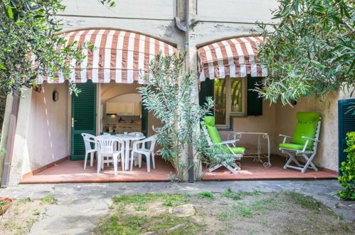 Foto 45 - Haus mit 2 Schlafzimmern in Castiglione della Pescaia mit garten und blick aufs meer